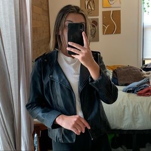 🌟 LEVIS LEATHER JACKET